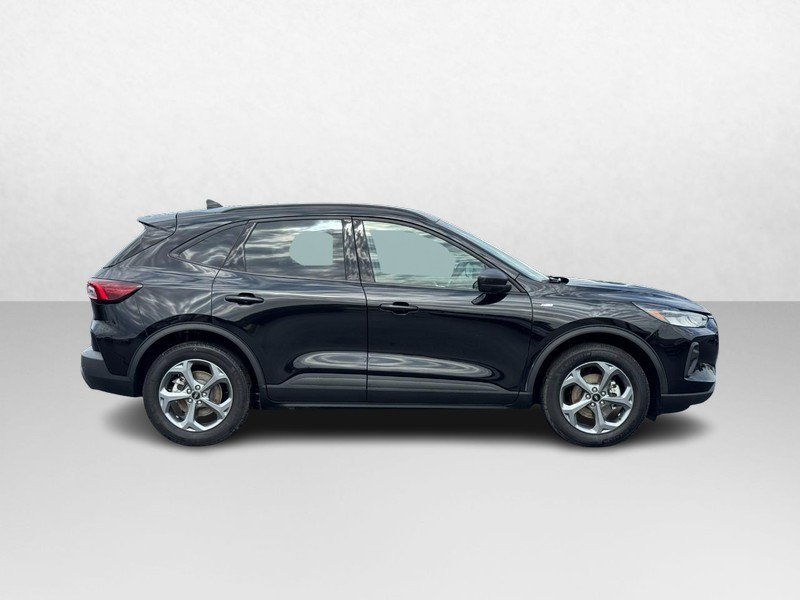 Used 2025 Ford Escape ST-Line w/ Tech Pack #1 AWD/4WD image 2