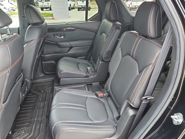 Used 2025 Honda Pilot TrailSport image 21