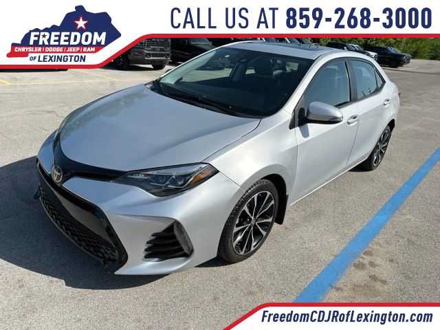 Used 2017 Toyota Corolla SE w/ SE Premium Package FWD image 1