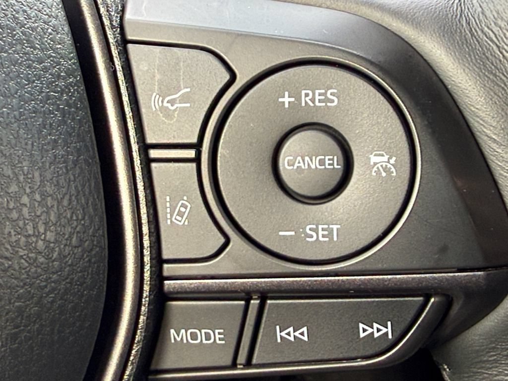Used 2023 Toyota Camry SE w/ Cold Weather Package FWD image 19