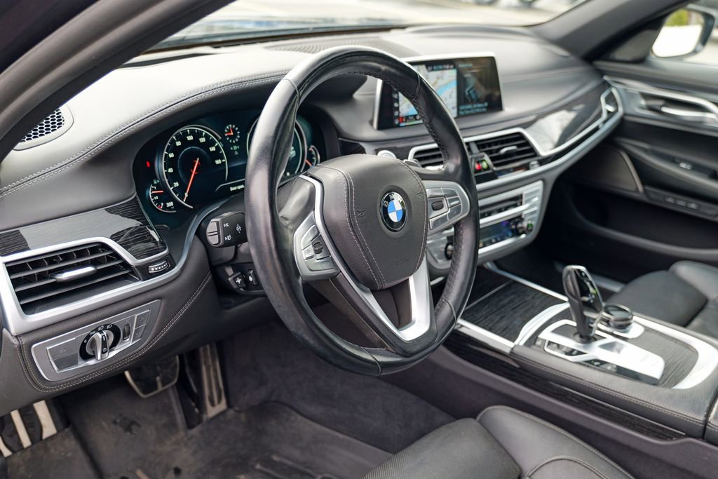 Used 2019 BMW 740i xDrive w/ Executive Package image 21