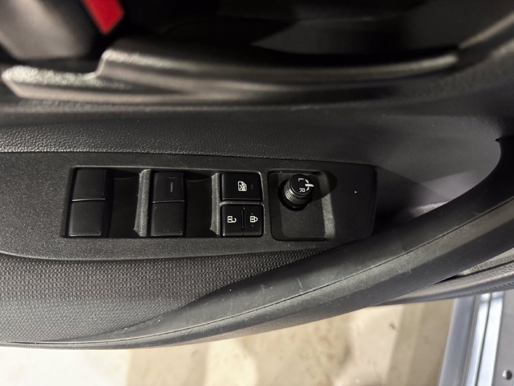 Used 2025 Toyota Corolla LE FWD image 17