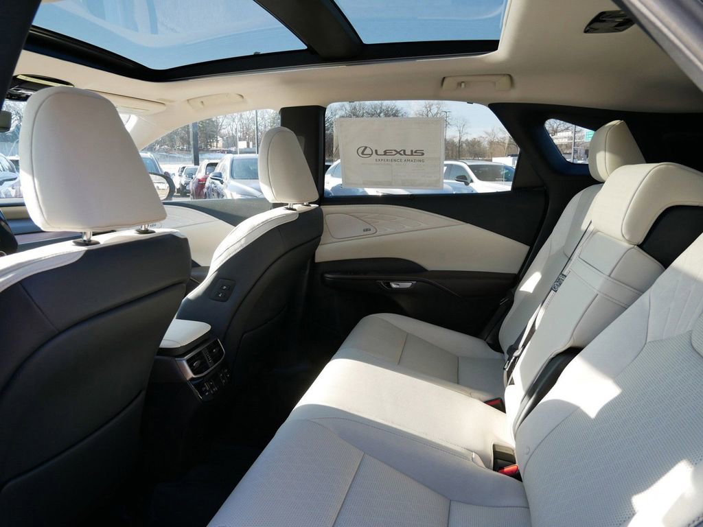 New 2026 Lexus RX 450h AWD image 11