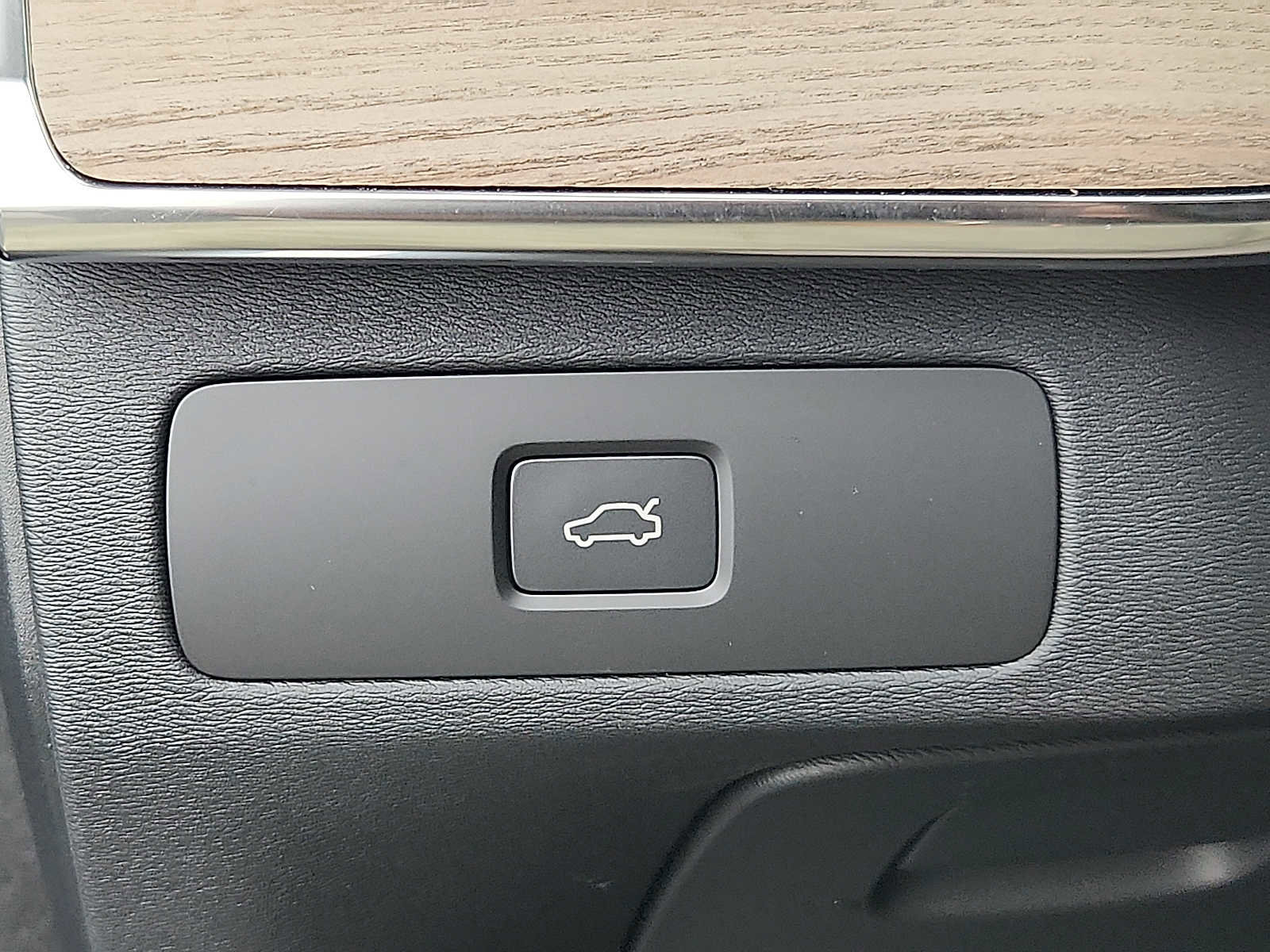 Used 2026 Volvo XC90 B6 Ultra w/ Lounge Package image 21