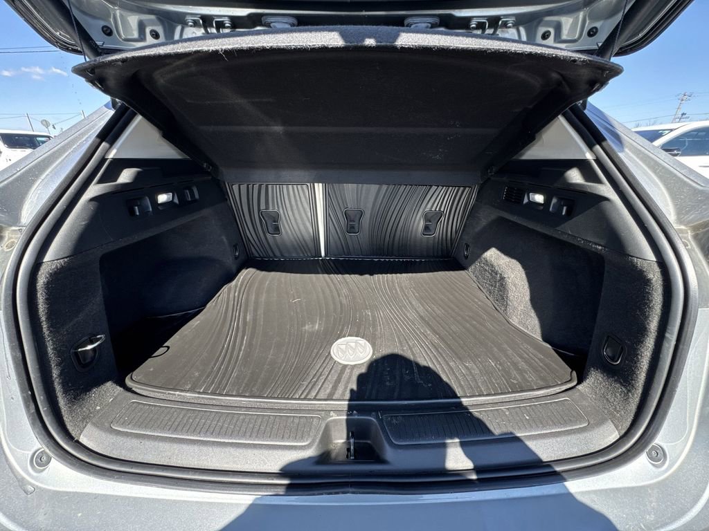 Used 2023 Buick Envision Avenir AWD/4WD image 24