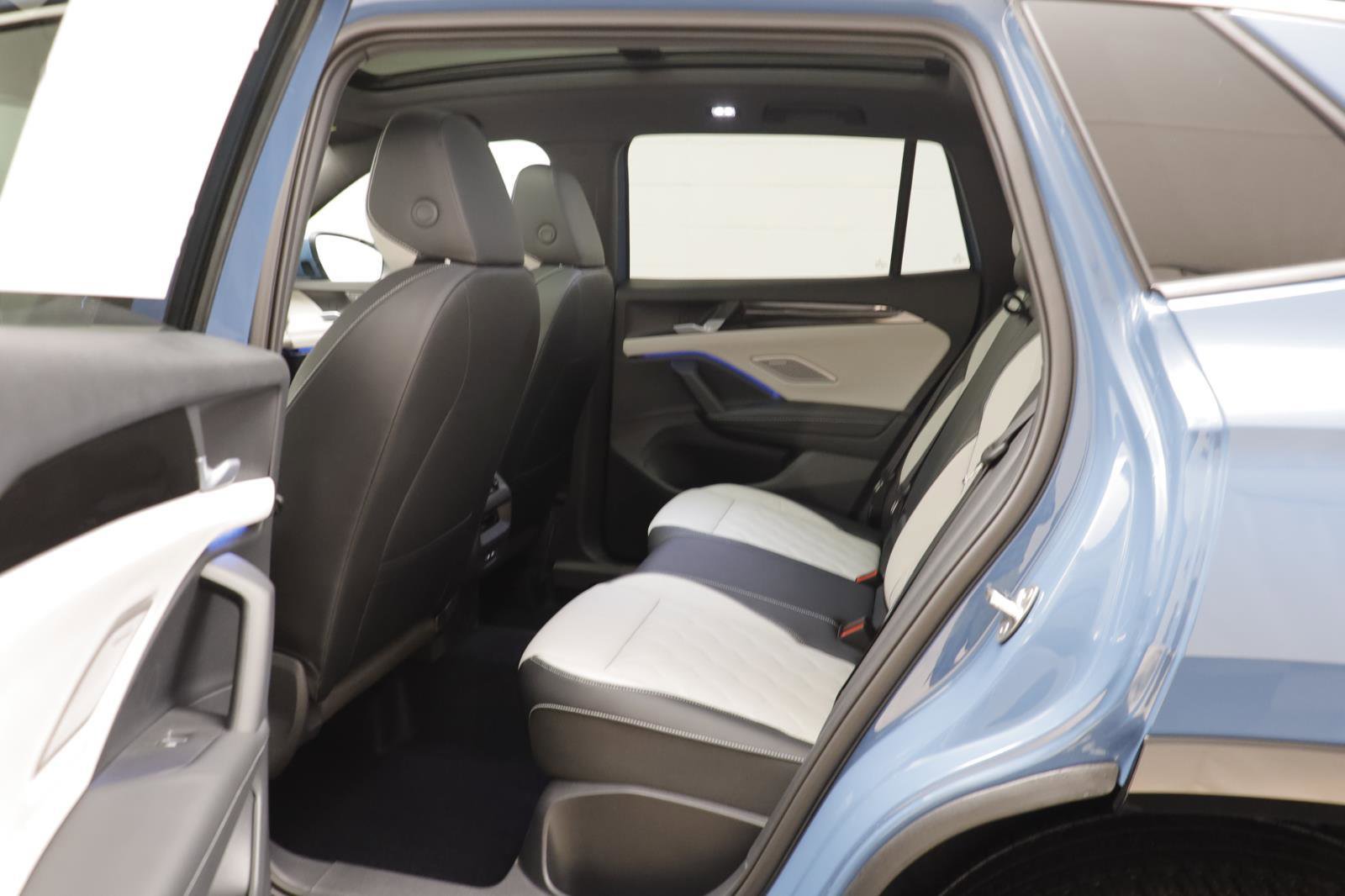 New 2026 Volkswagen Tiguan SEL R-Line image 16