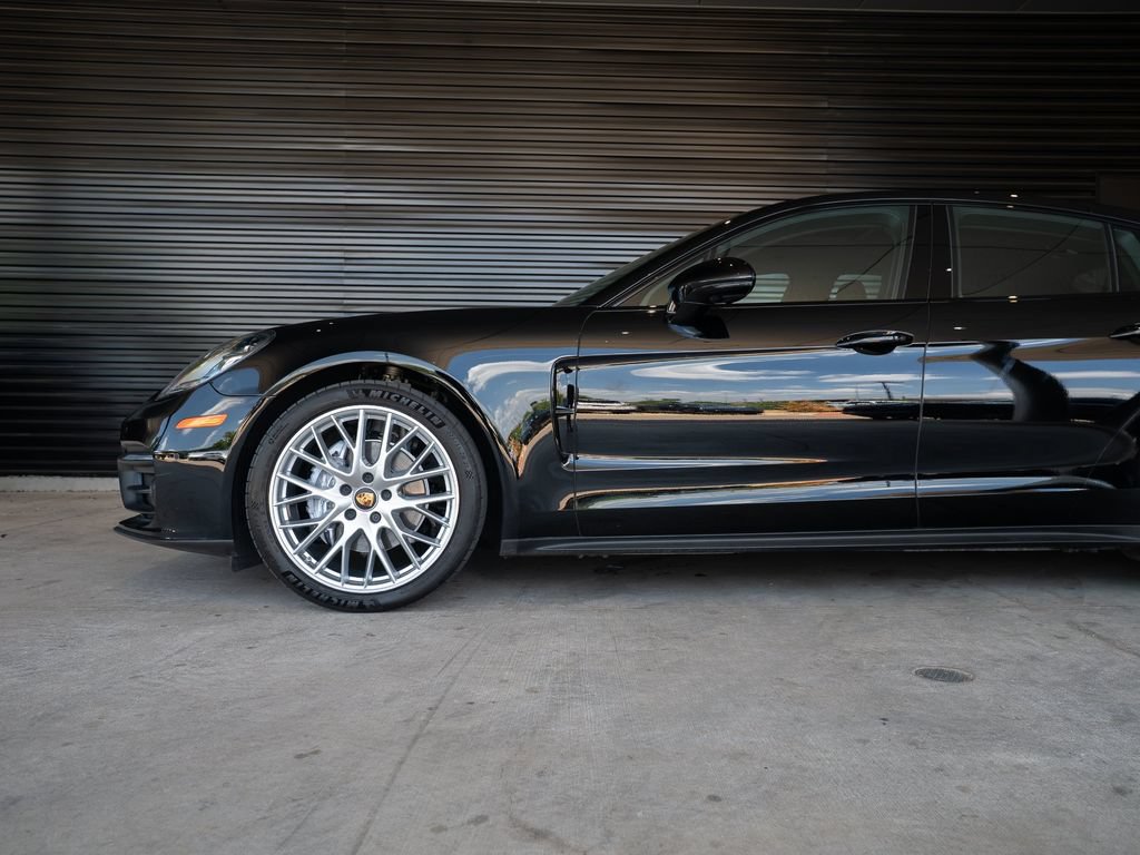 Certified 2023 Porsche Panamera image 11
