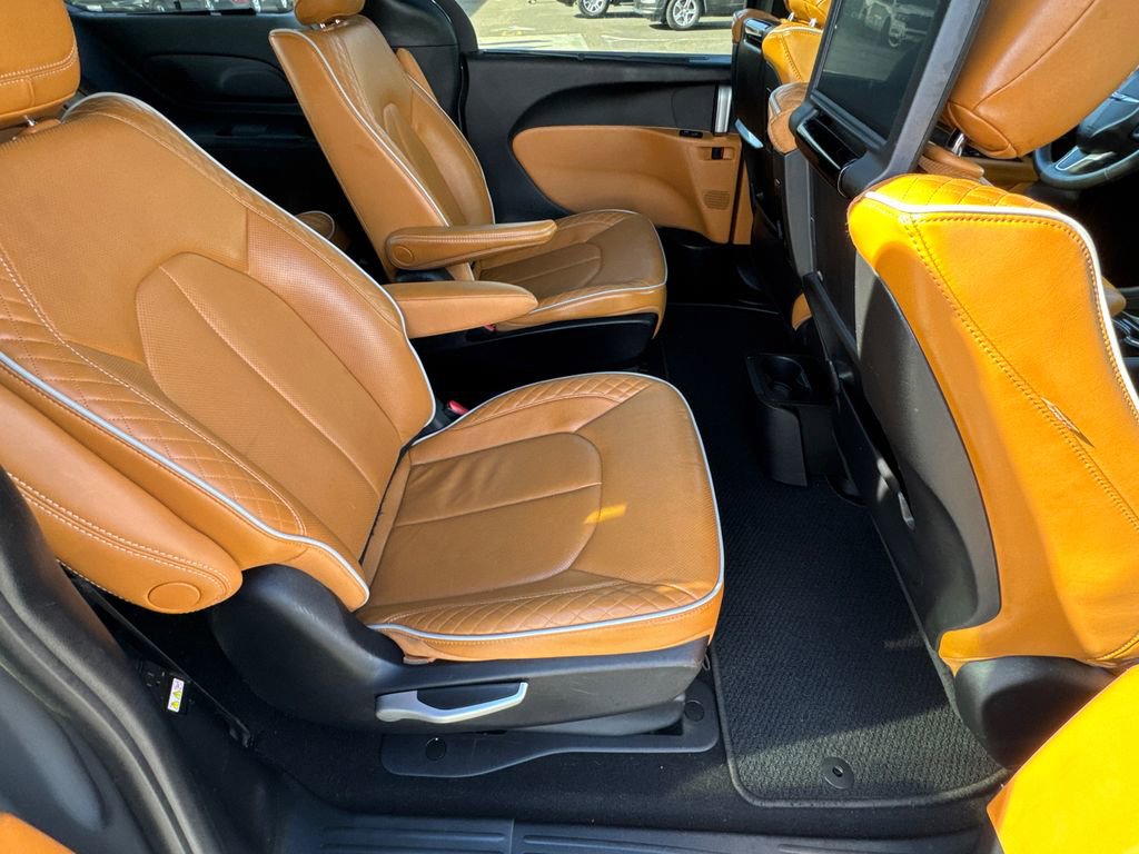 Used 2023 Chrysler Pacifica Pinnacle image 19