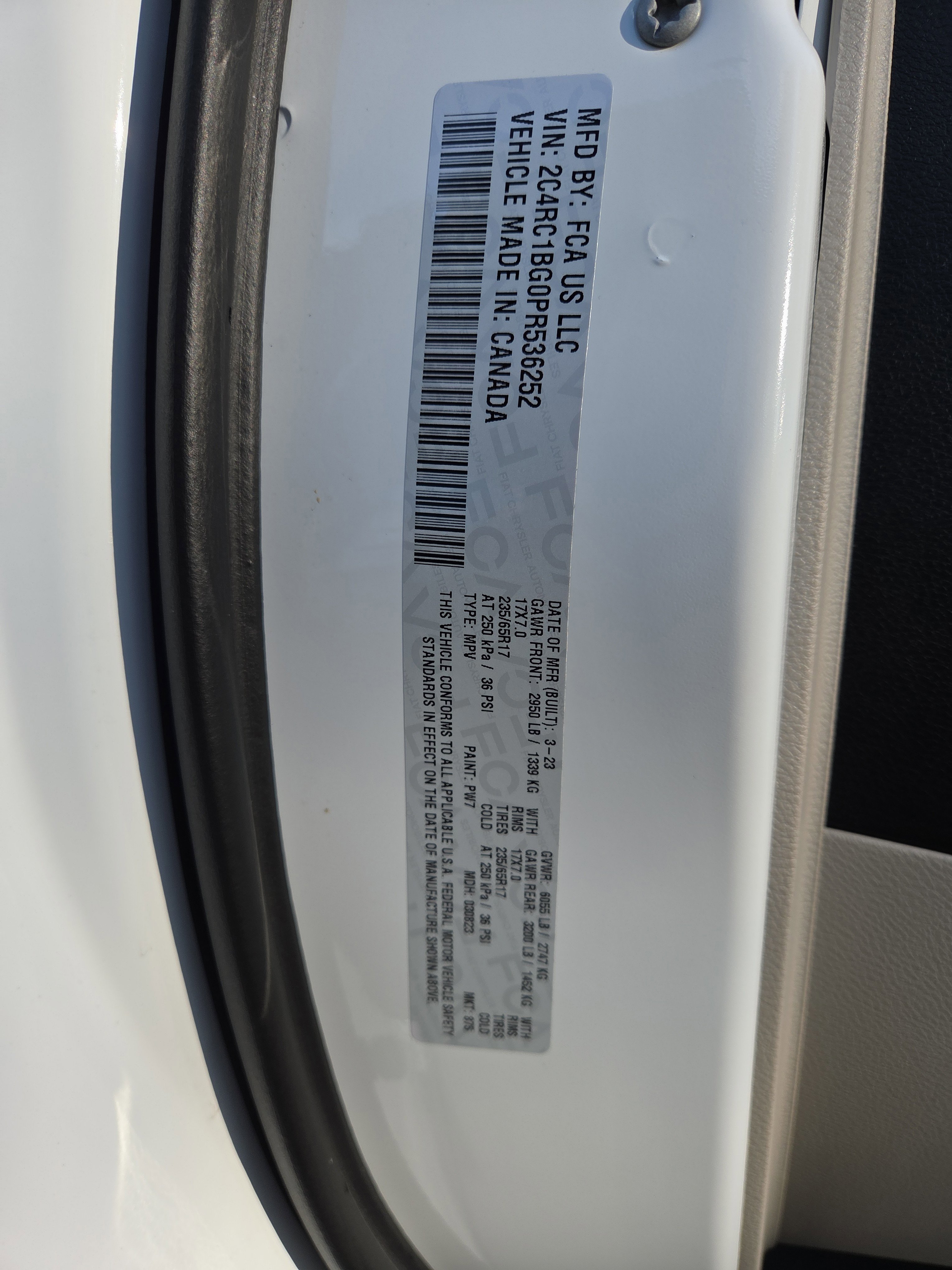 Used 2023 Chrysler Pacifica Touring-L image 40