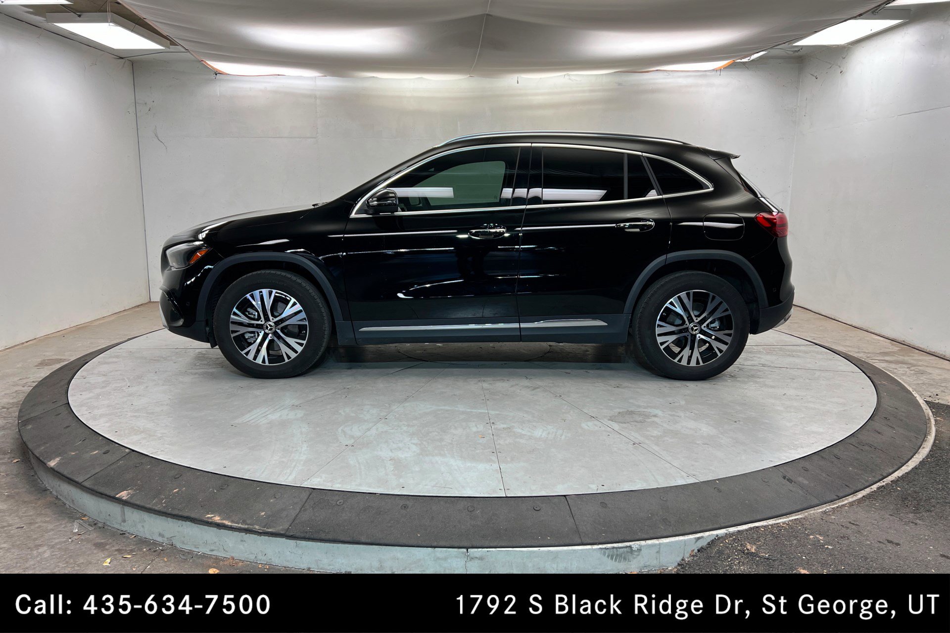 Certified 2025 Mercedes-Benz GLA 250 4MATIC image 2