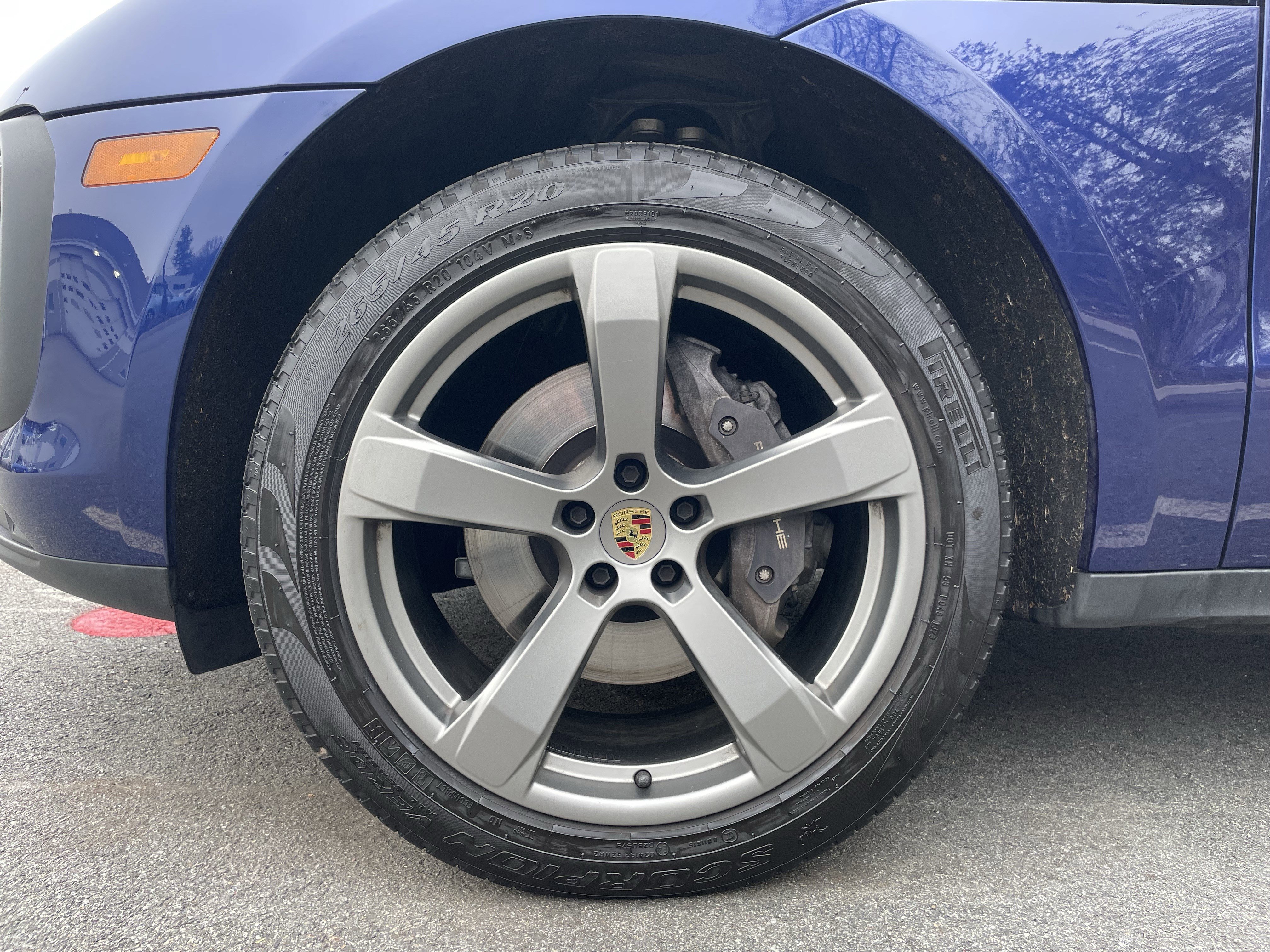 Used 2023 Porsche Macan Turbo image 9