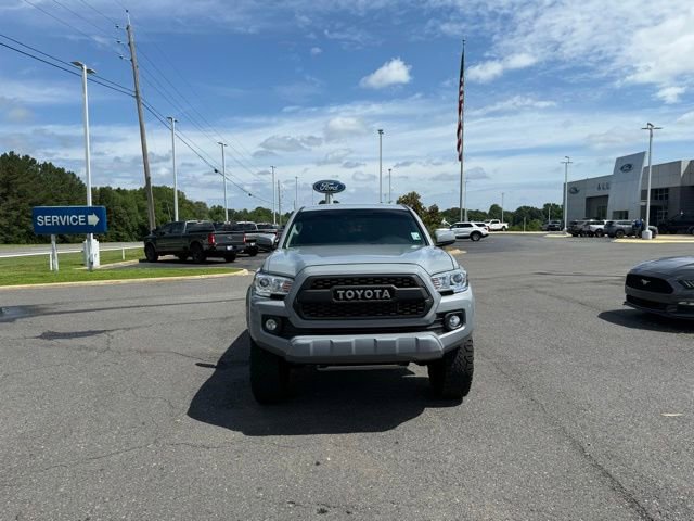 Used 2021 Toyota Tacoma SR5 RWD image 2