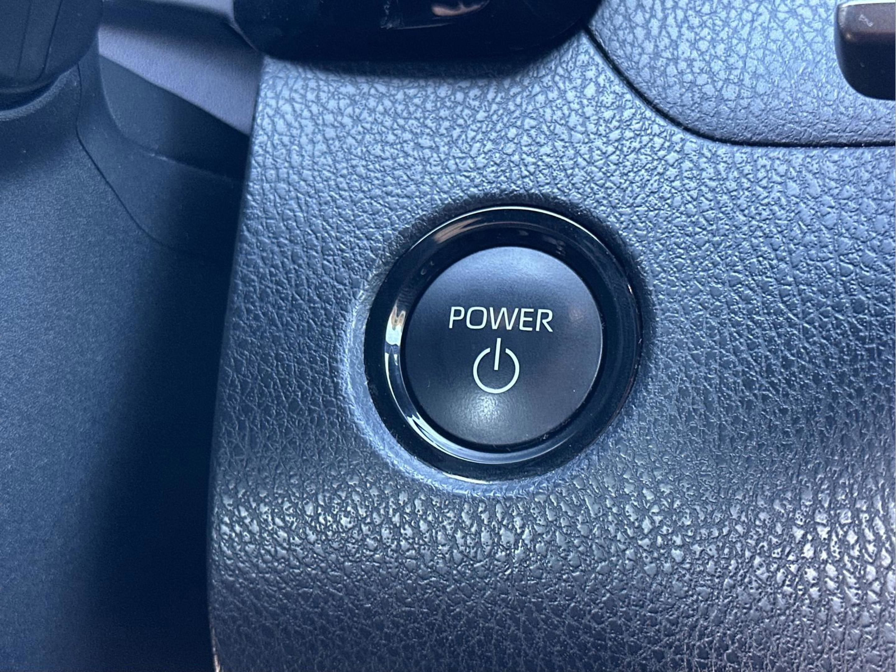 Used 2025 Toyota Camry SE image 29