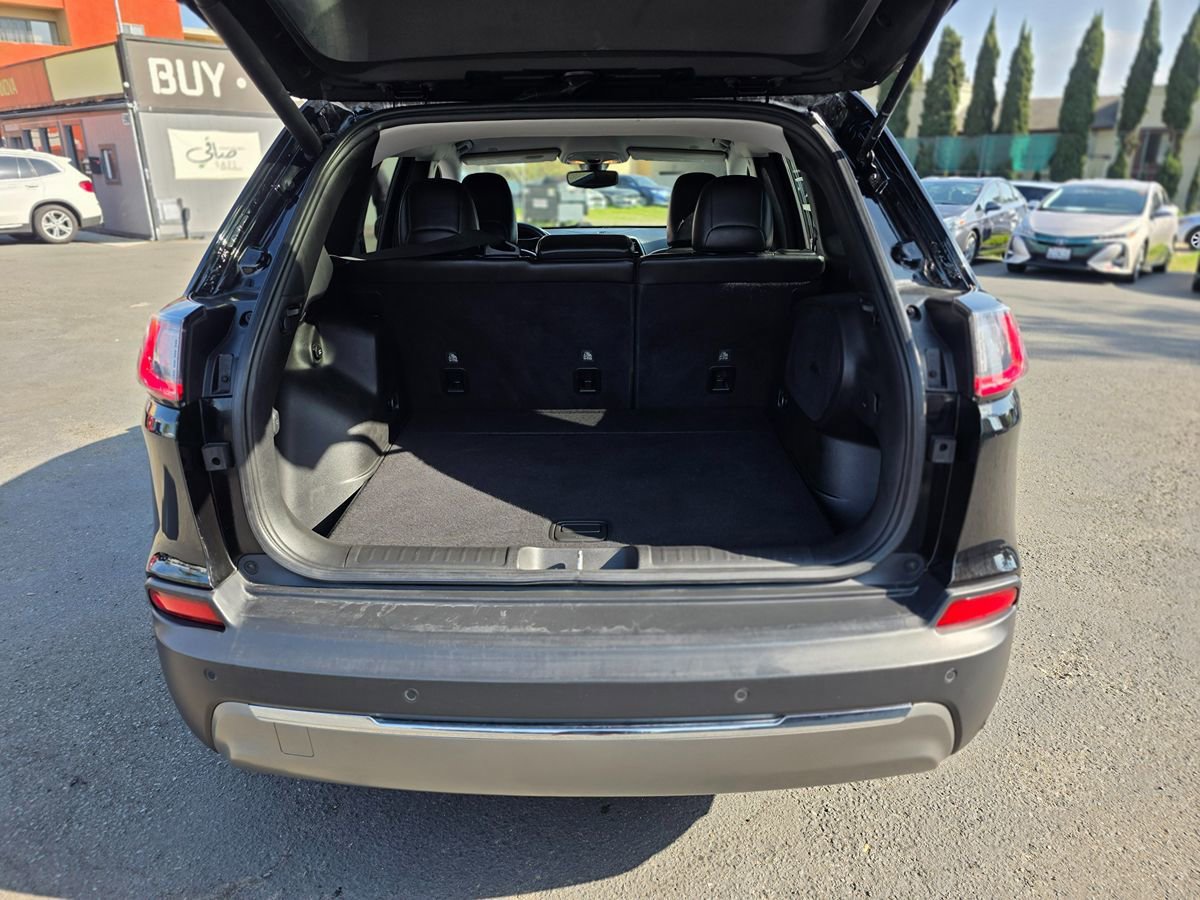 Used 2019 Jeep Cherokee Limited image 13