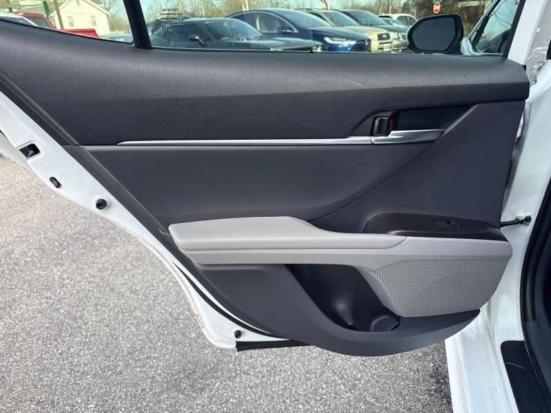Used 2021 Toyota Camry SE FWD image 13