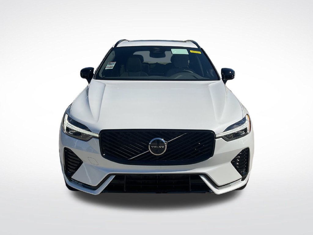 New 2027 Volvo XC60 B5 Plus AWD/4WD image 2