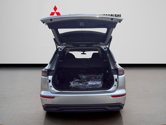 New 2026 Mitsubishi Outlander ES image 9