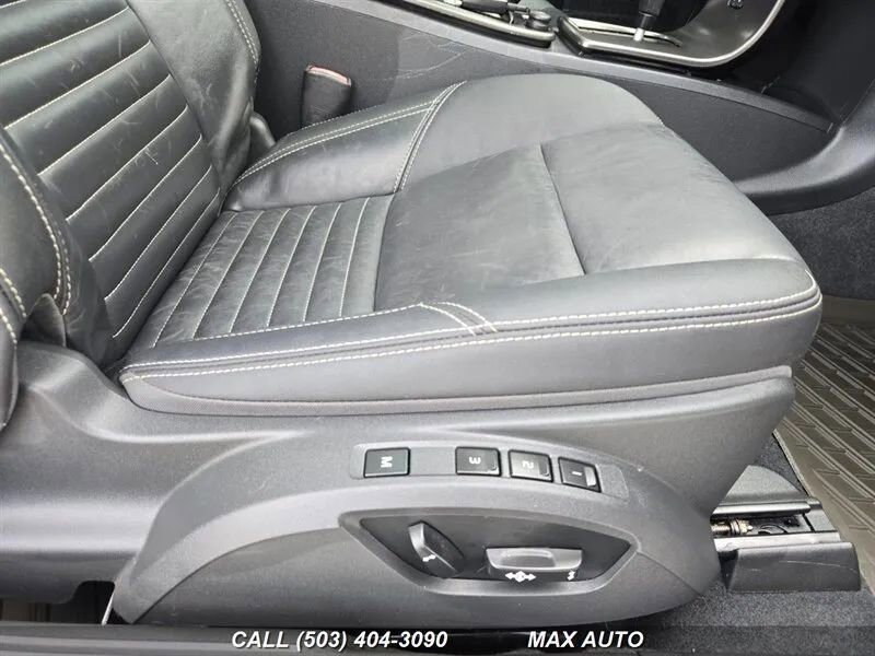 Used 2011 Volvo C30 T5 R-Design image 19