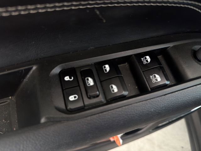 Used 2023 Jeep Compass Latitude w/ Sun and Sound Group AWD/4WD image 12