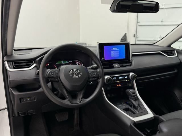 Used 2024 Toyota RAV4 XLE image 22