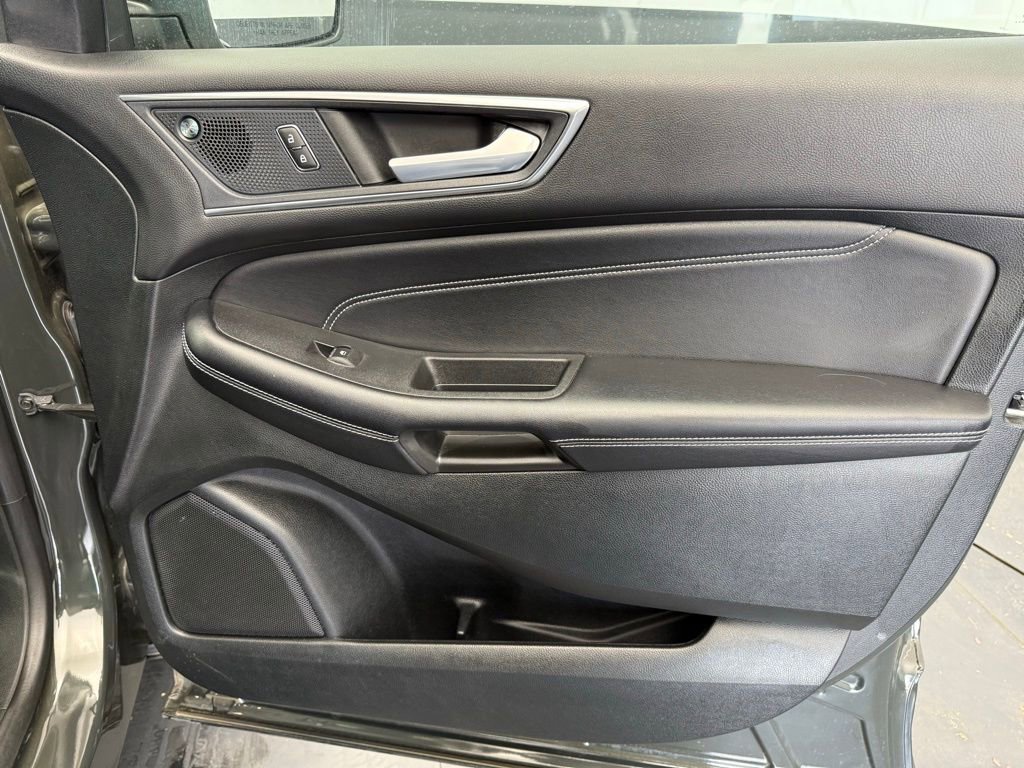 Used 2022 Ford Edge Titanium AWD/4WD image 52
