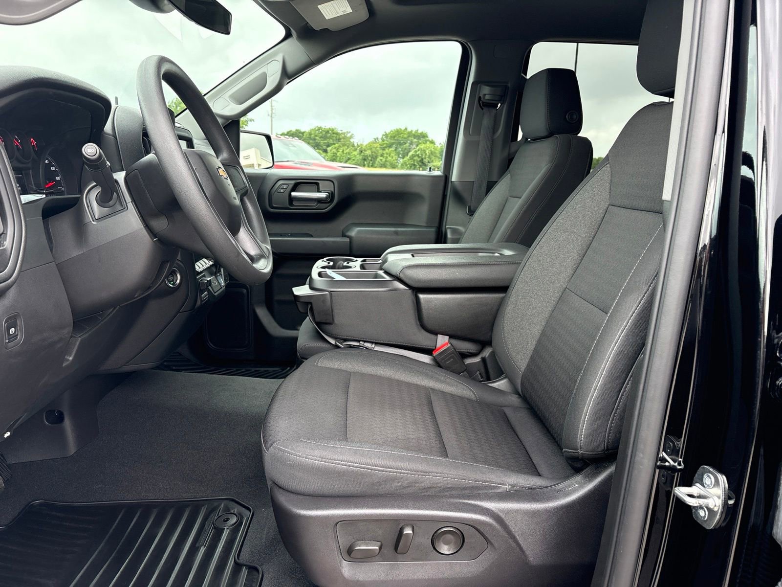 Used 2024 Chevrolet Silverado 1500 Custom w/ LPO, Dark Essentials Package AWD/4WD image 13