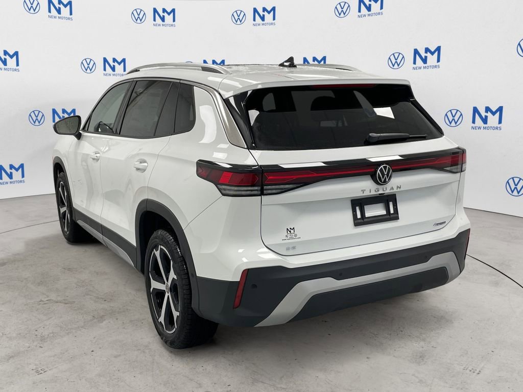 New 2026 Volkswagen Tiguan SE image 2