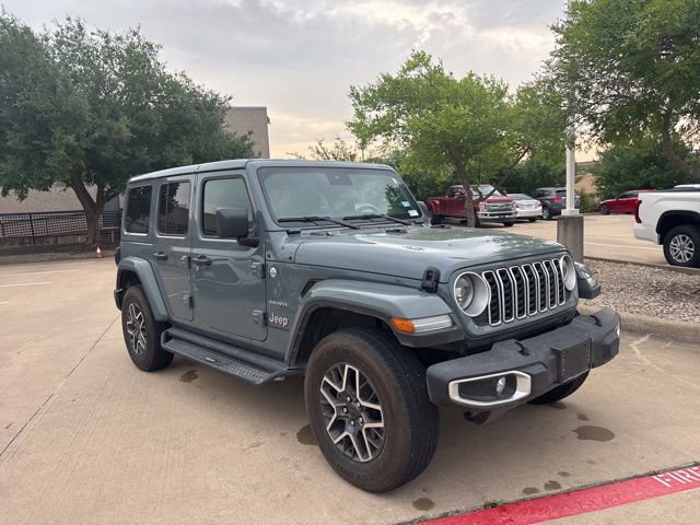 Used 2024 Jeep Wrangler Unlimited Sahara AWD/4WD image 3