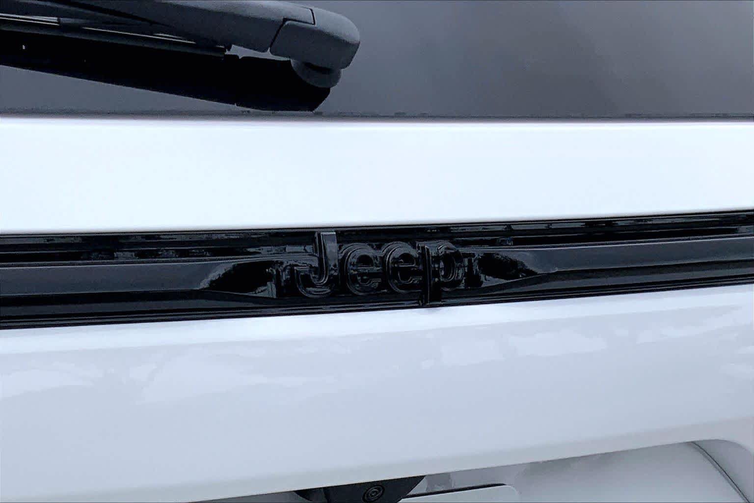 New 2026 Jeep Grand Cherokee Altitude RWD image 14