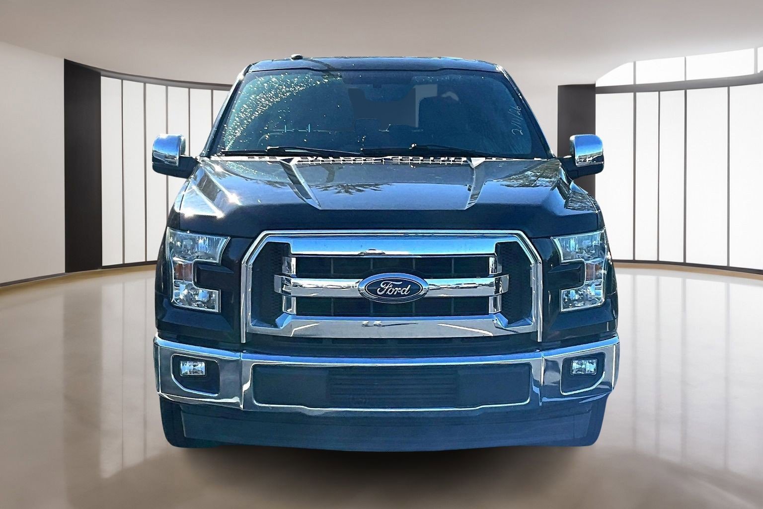 Used 2017 Ford F150 XLT image 2