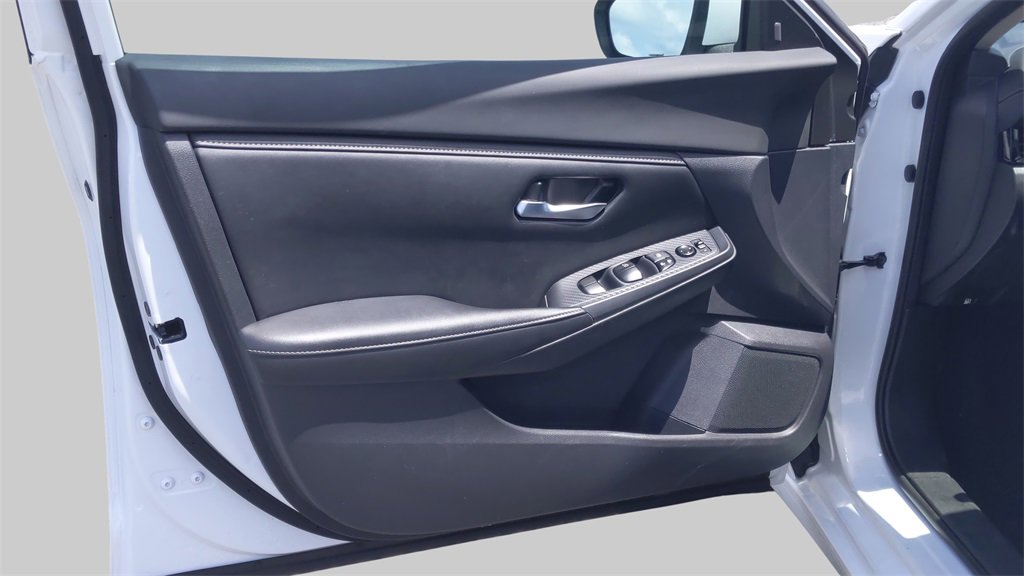 Used 2022 Nissan Sentra SV image 15