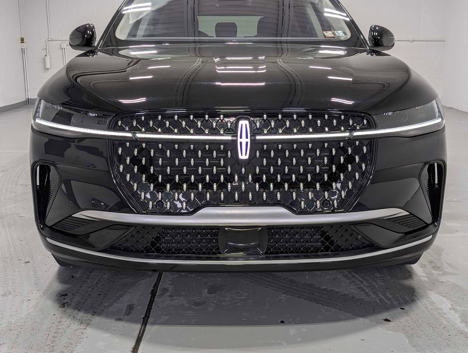 Certified 2025 Lincoln Nautilus Reserve image 2