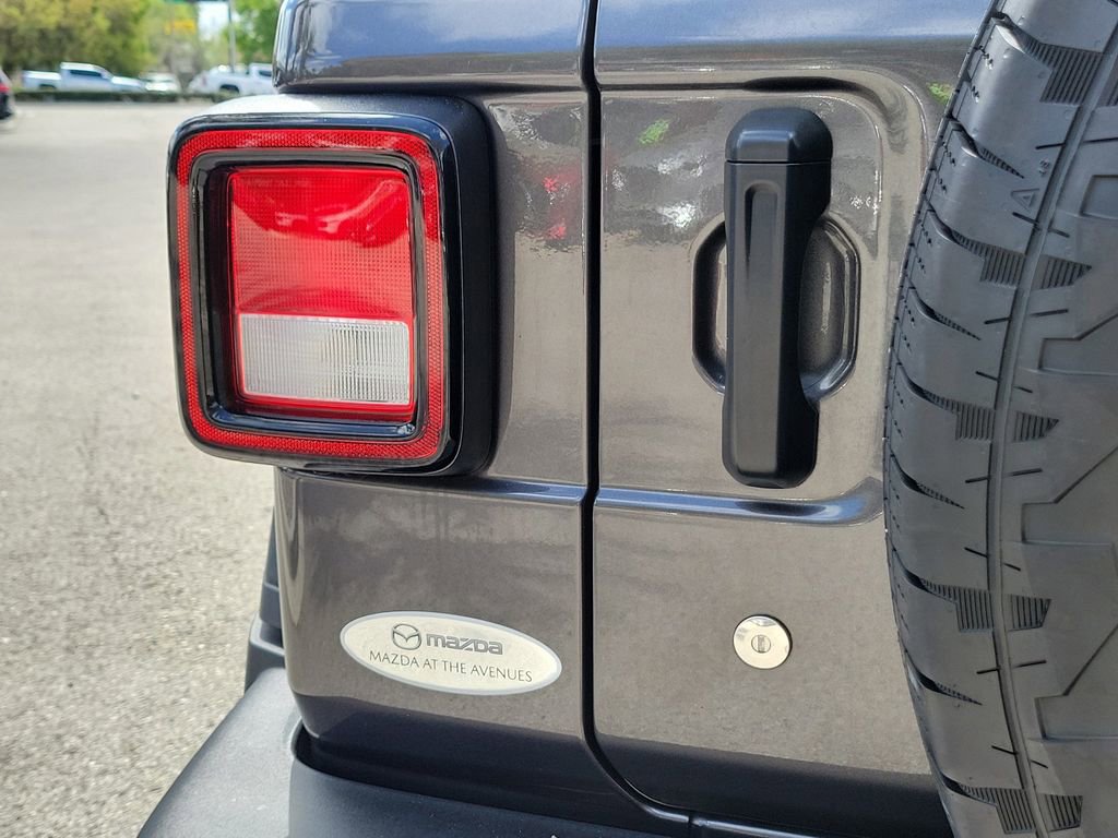 Used 2024 Jeep Wrangler Sport image 7