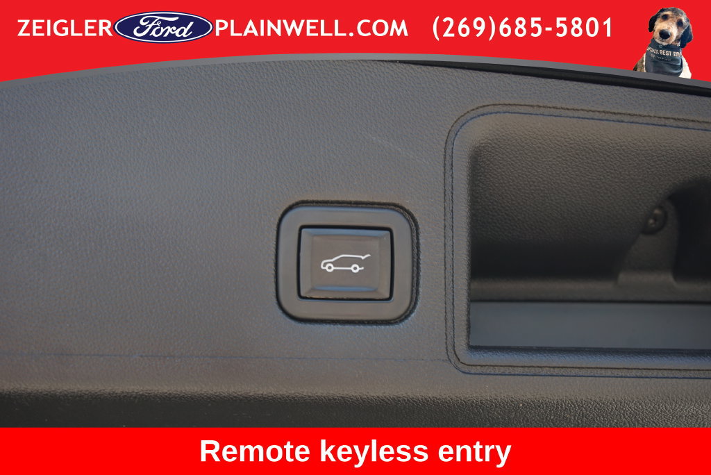 Used 2022 GMC Terrain SLT w/ Tech Package AWD/4WD image 11