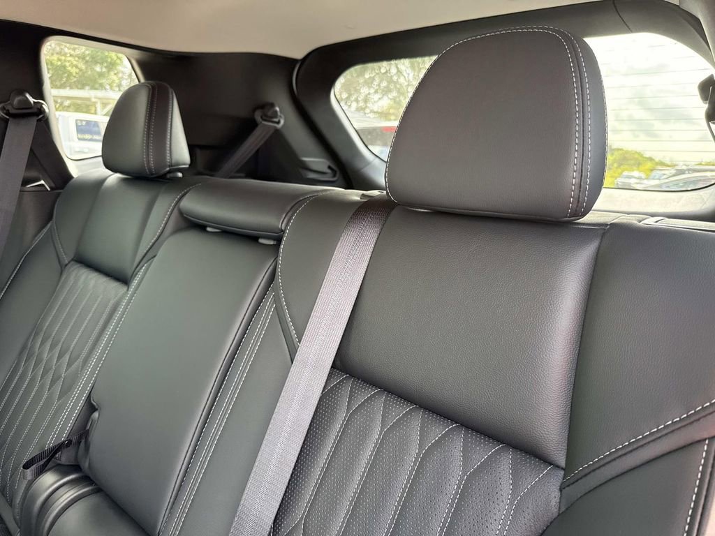 New 2026 Mitsubishi Outlander SEL image 13