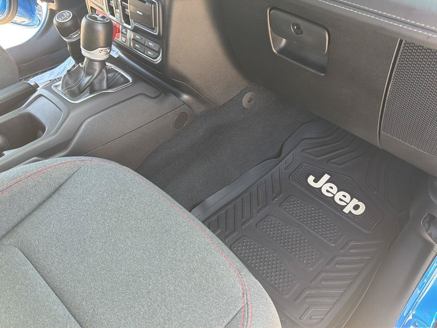 Used 2024 Jeep Wrangler Unlimited Rubicon AWD/4WD image 19
