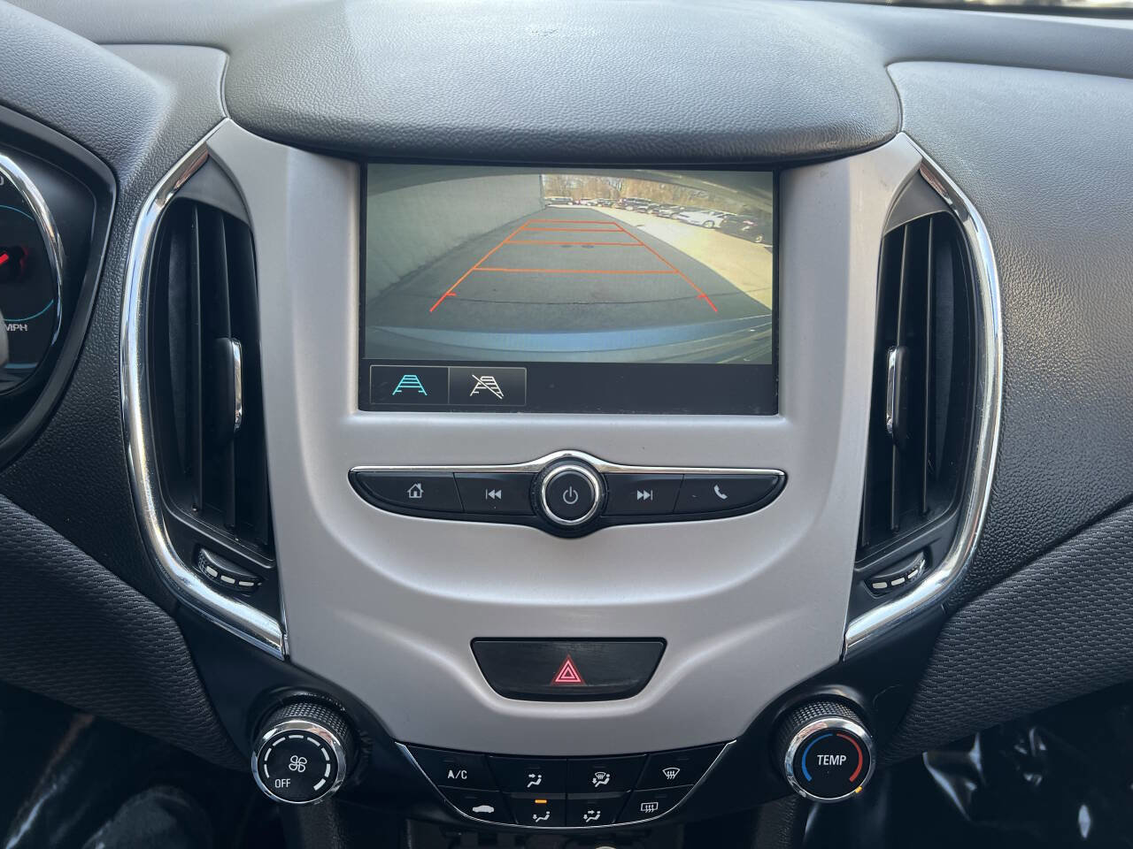 Used 2018 Chevrolet Cruze LS image 15