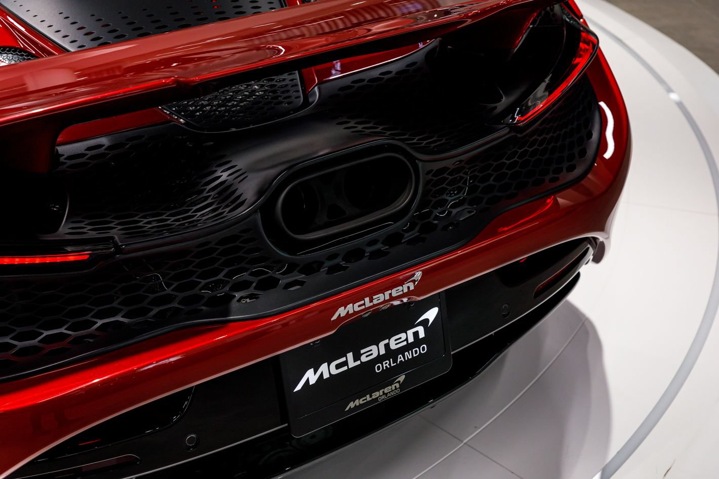 Used 2027 McLaren 750S Spider RWD image 13