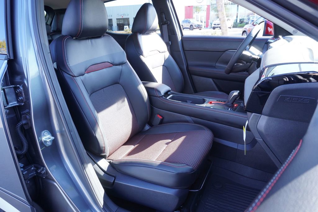 Certified 2025 Nissan Kicks SR FWD image 12