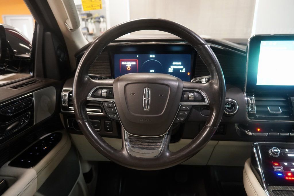 Used 2018 Lincoln Navigator Black Label image 21