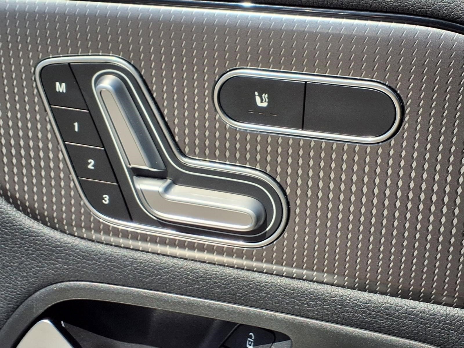 Used 2021 Mercedes-Benz GLA 250 4MATIC image 27