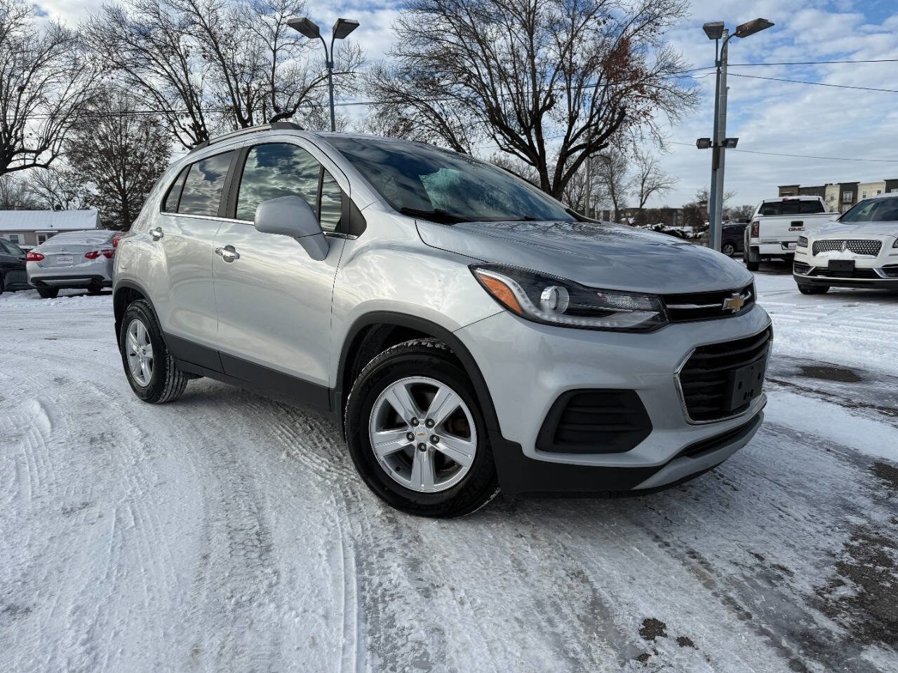 Used 2017 Chevrolet Trax LT w/ LT Convenience Package image 1