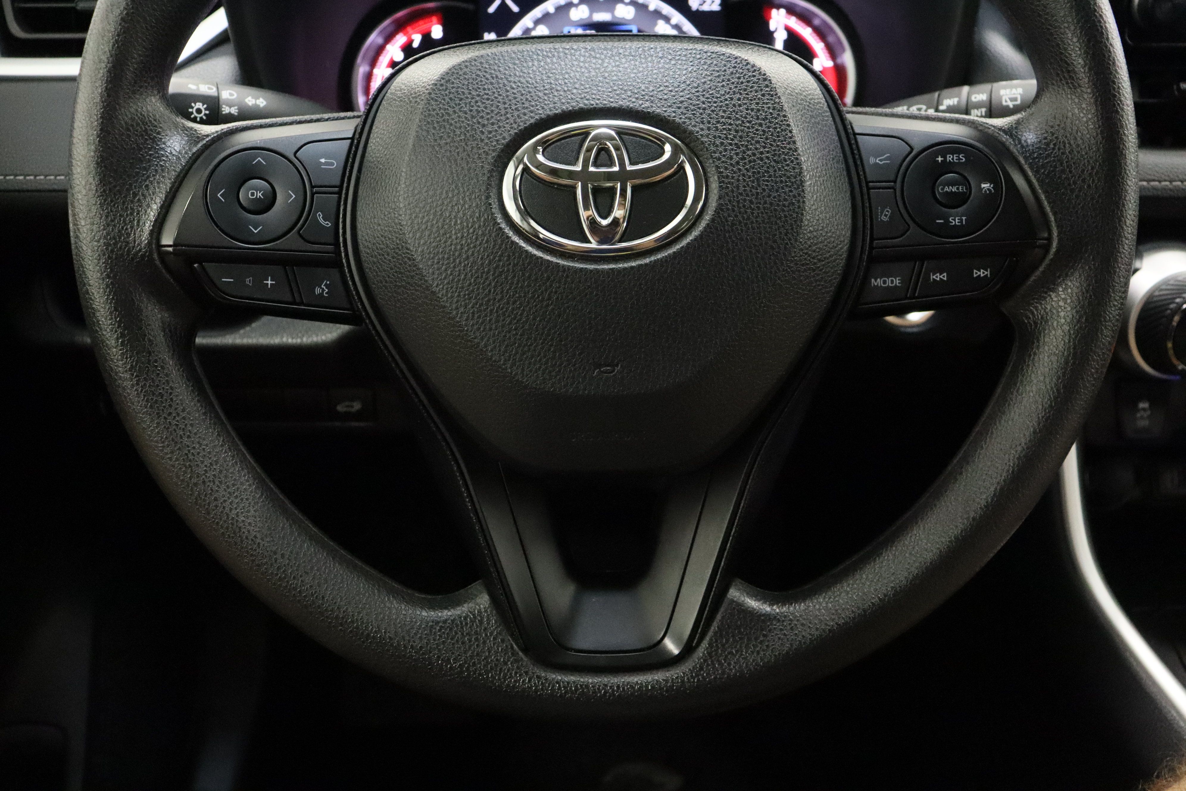 Used 2025 Toyota RAV4 XLE w/ Convenience Package AWD/4WD image 24