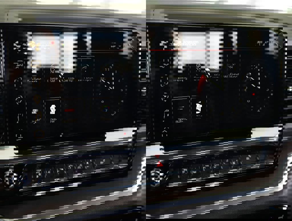 New 2026 GMC Sierra 2500 SLT w/ SLT Premium Package image 15