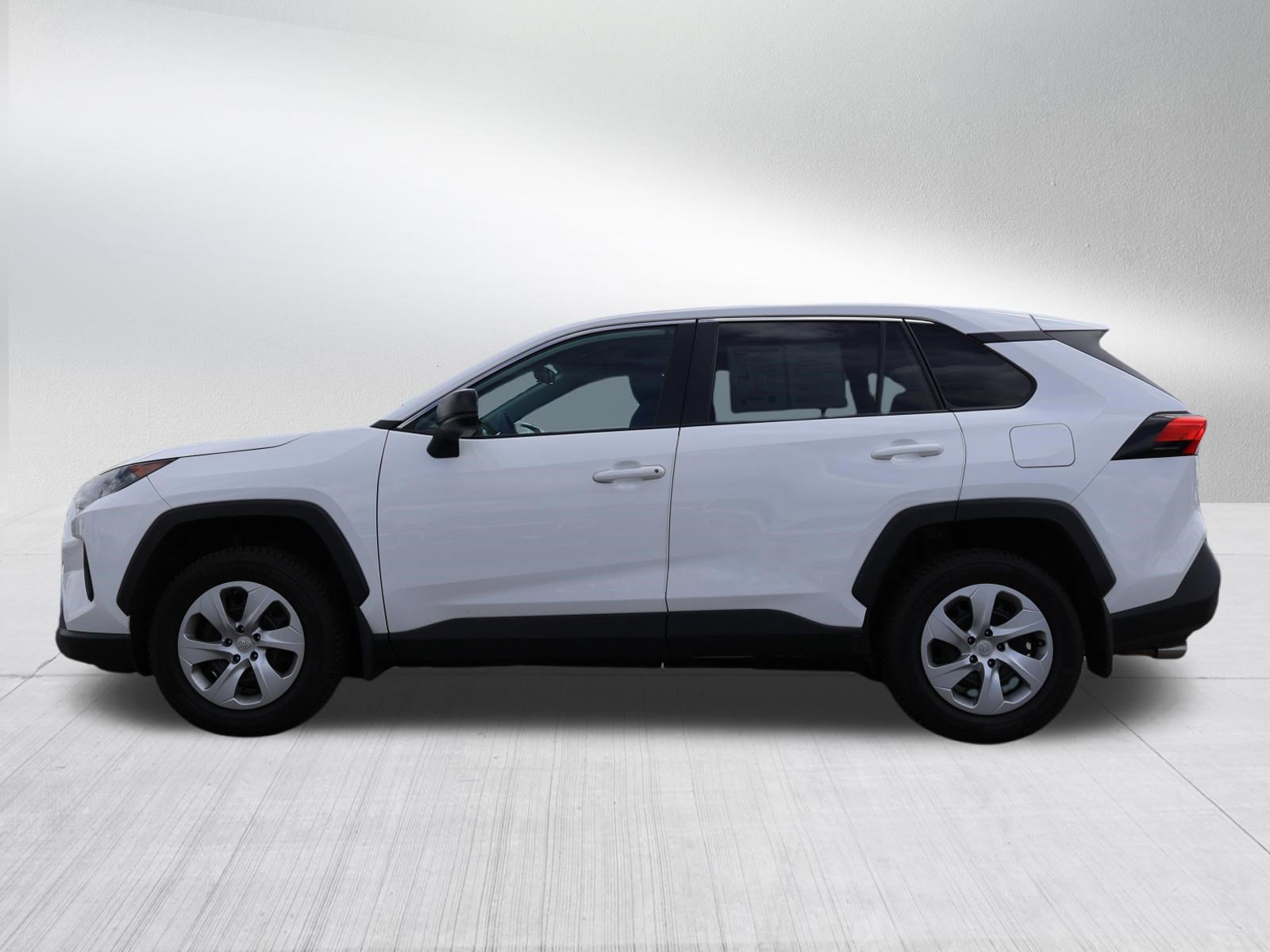 Used 2022 Toyota RAV4 LE w/ Carpet Mat Package (TMS) AWD/4WD image 3