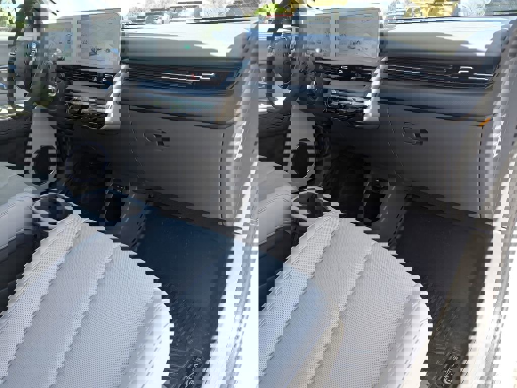 Used 2023 Hyundai Ioniq 5 Limited image 10