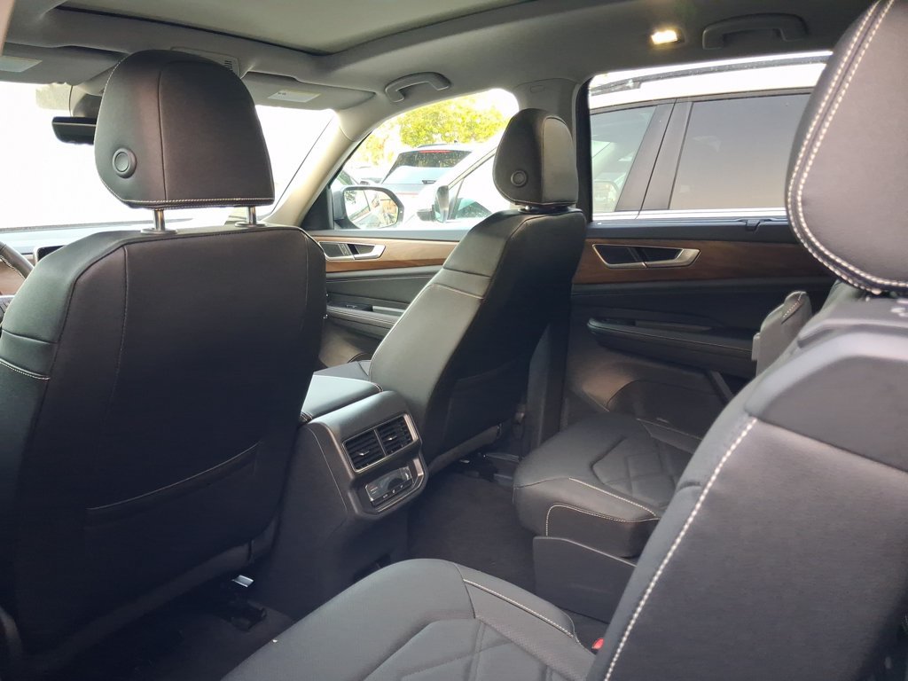 New 2026 Volkswagen Atlas SE FWD image 5