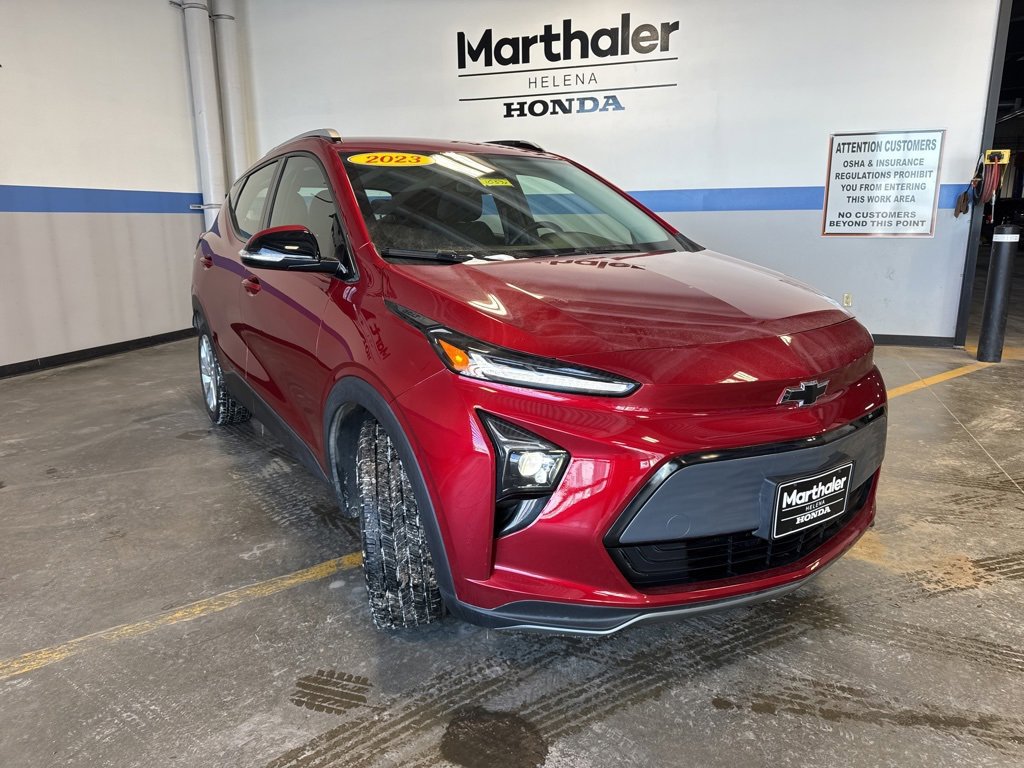 Used 2023 Chevrolet Bolt EUV LT w/ Comfort Package image 3