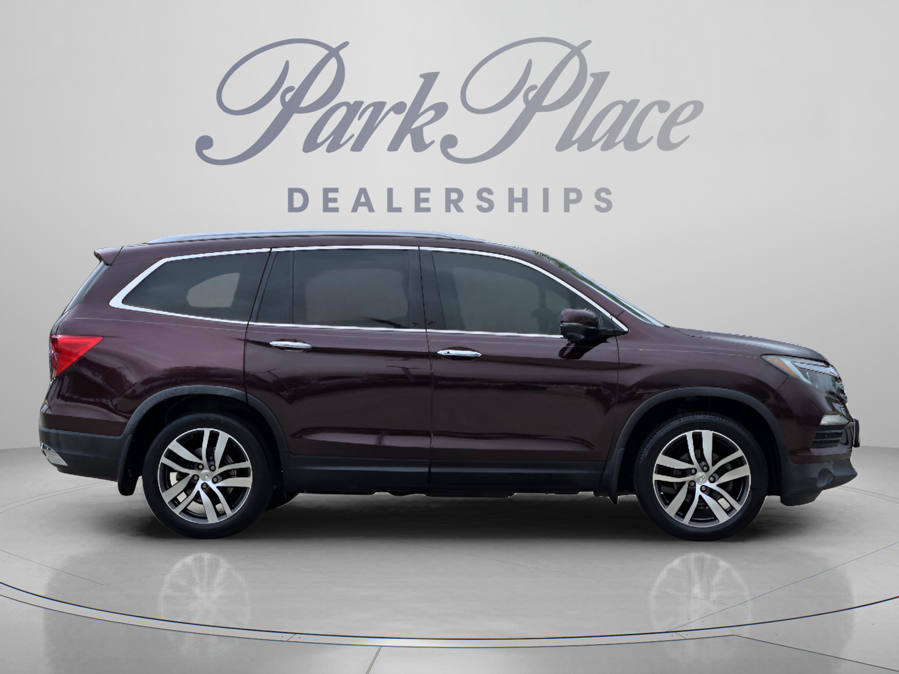 Used 2017 Honda Pilot Touring image 6