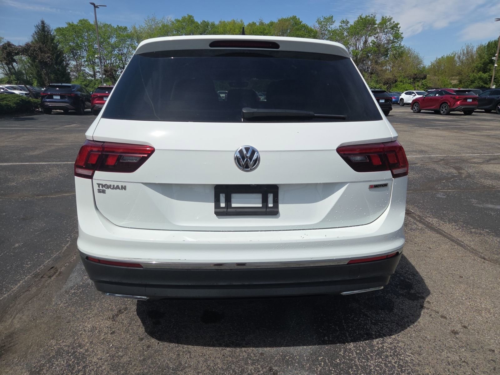Used 2020 Volkswagen Tiguan SE w/ Panoramic Sunroof Package AWD/4WD image 11